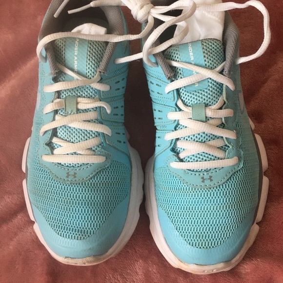 Light blue under armour micro G running shoes - Picture 2 of 5